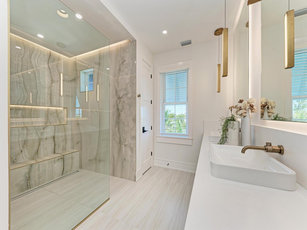 The TipSea Turtle Vacation Rental in Anna Maria - RedAwning
