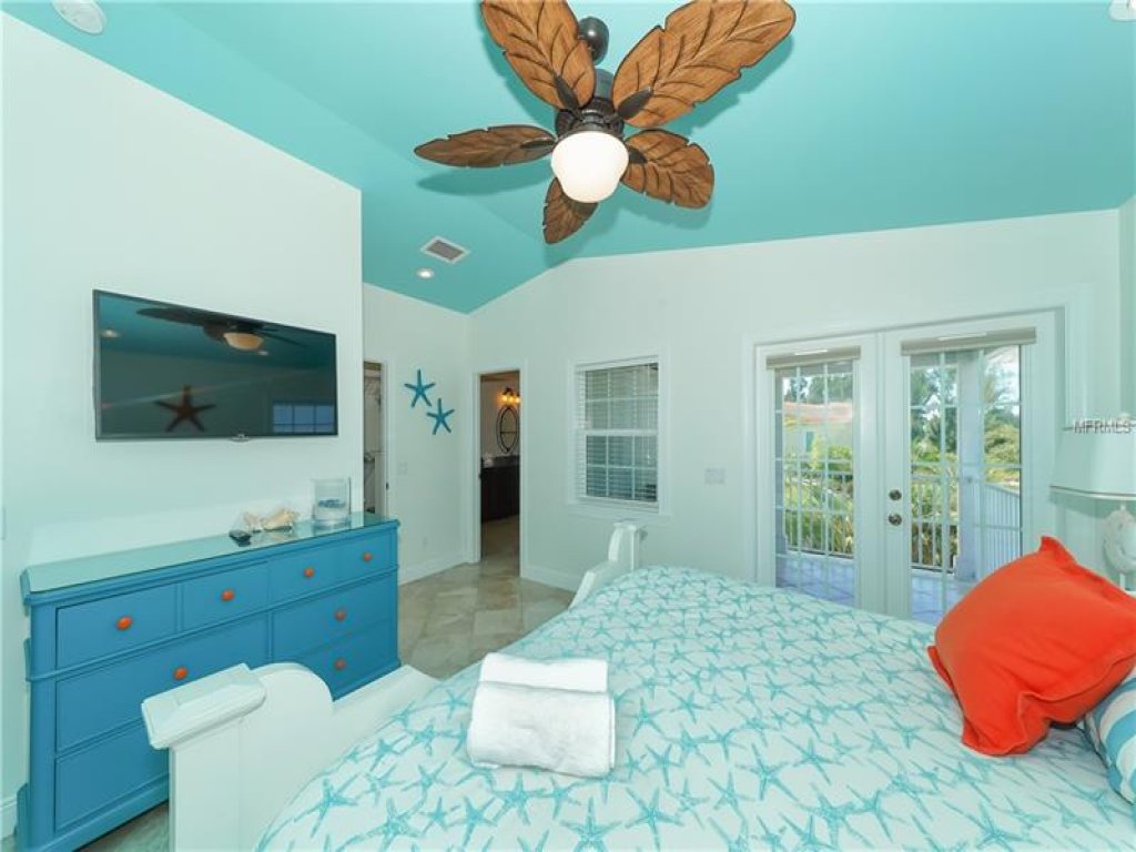 FootPrints in the Sand Vacation Rental in Holmes Beach - RedAwning