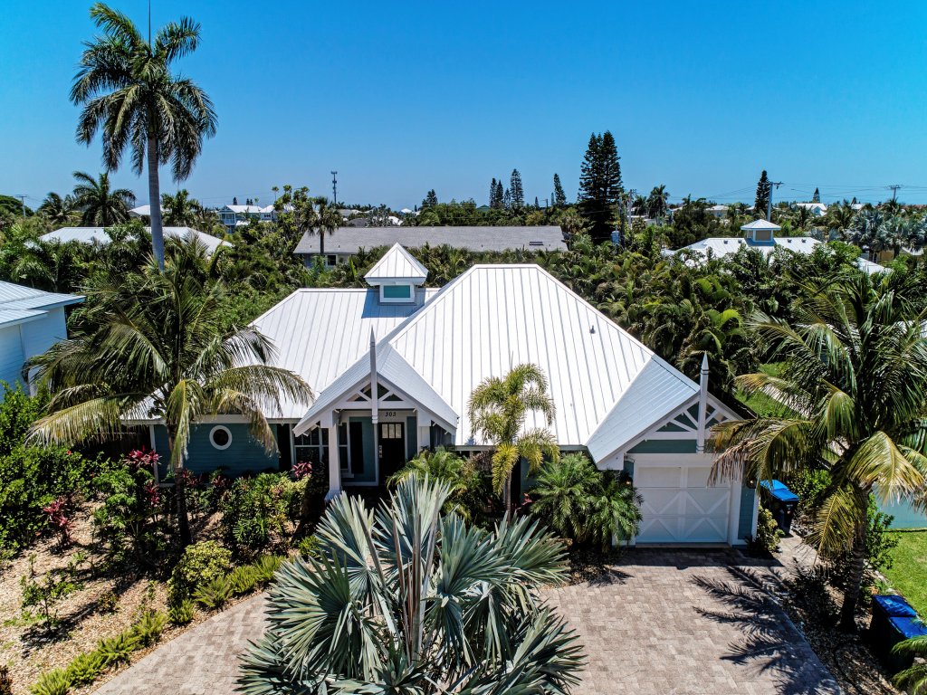 Conch Out Beach House Vacation Rental in Holmes Beach - RedAwning