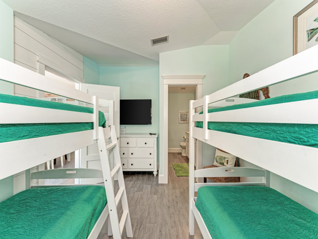 Turtle's Bay Vacation Rental in Holmes Beach - RedAwning