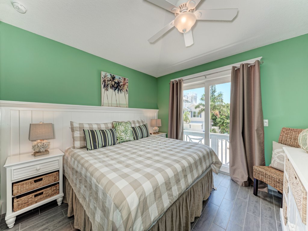 Turtle's Bay Vacation Rental in Holmes Beach - RedAwning