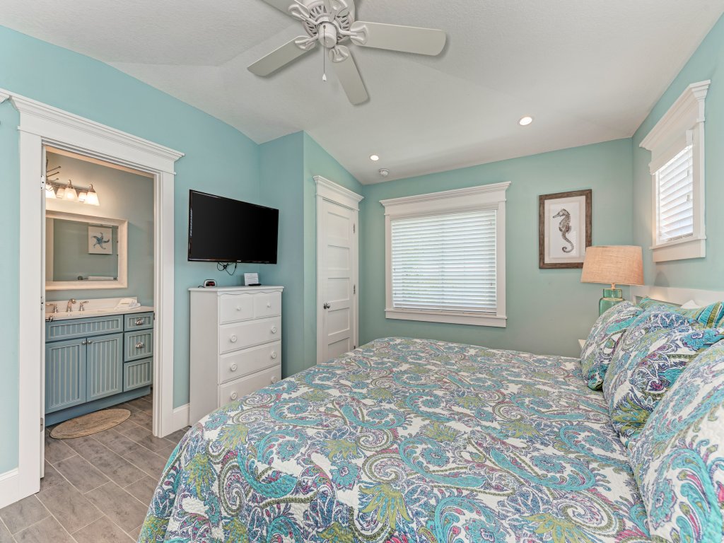 Turtle's Bay Vacation Rental in Holmes Beach - RedAwning