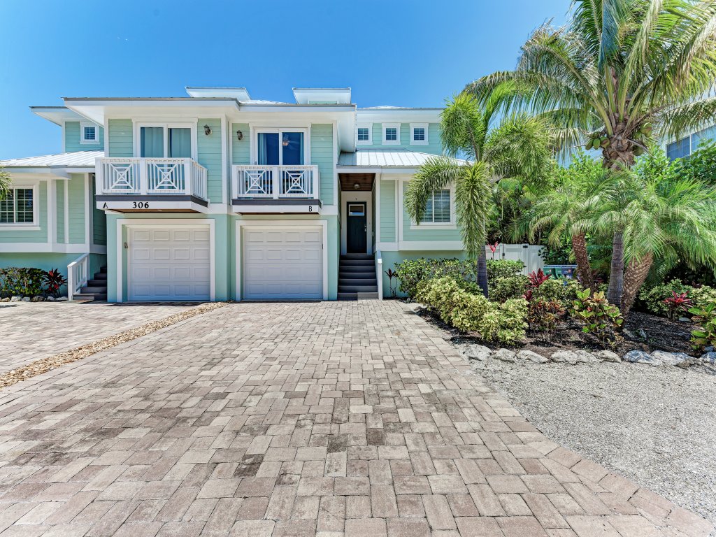 Turtle's Bay Vacation Rental in Holmes Beach - RedAwning