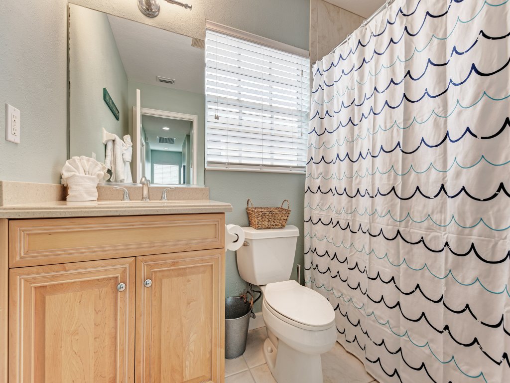 Kickback Cabana Vacation Rental in Holmes Beach - RedAwning