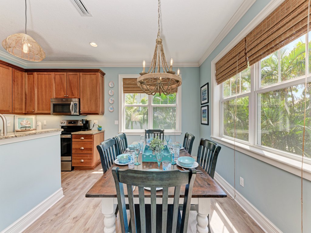 Crosswind Cottage Vacation Rental in Holmes Beach - RedAwning