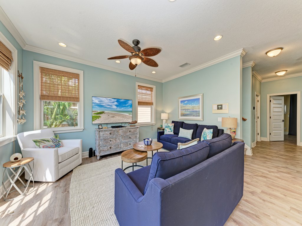 Crosswind Cottage Vacation Rental in Holmes Beach - RedAwning