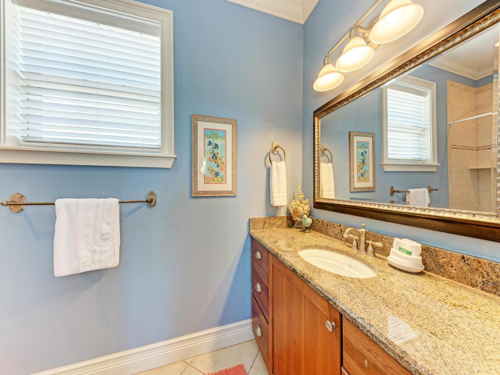 Crosswind Cottage Vacation Rental in Holmes Beach - RedAwning