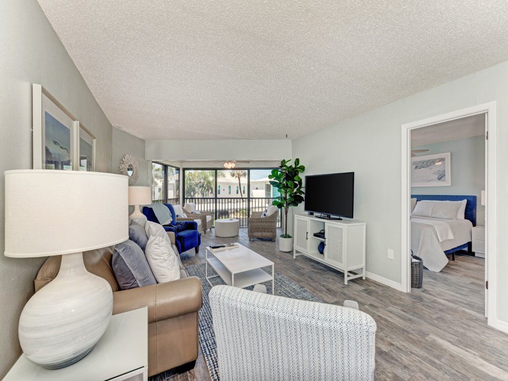 Resting Beach Place Vacation Rental in Holmes Beach - RedAwning