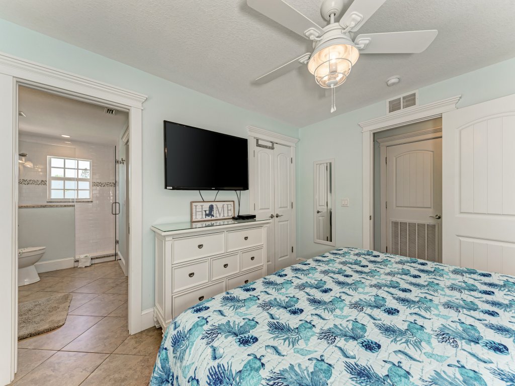 Starfish Isle Vacation Rental in Holmes Beach - RedAwning