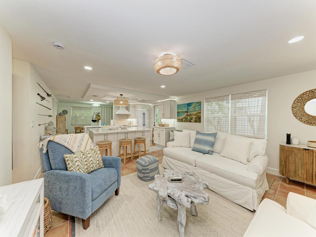 Meant to Bee on AMI Vacation Rental in Bradenton Beach - RedAwning