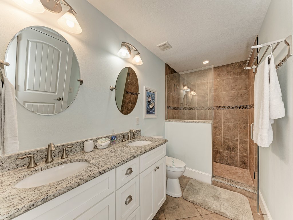 Starfish Cove Vacation Rental in Holmes Beach - RedAwning