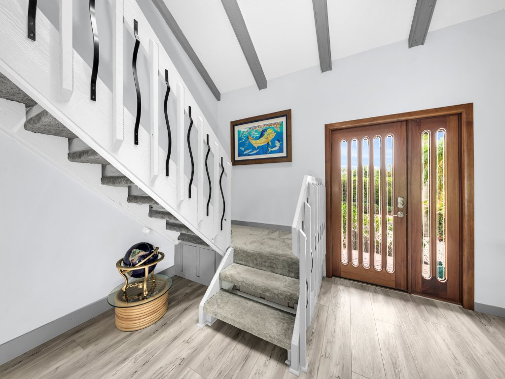 Bay House Retreat Vacation Rental in Florida - RedAwning
