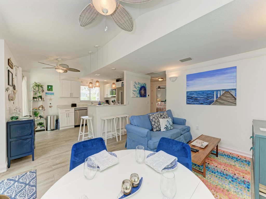 Salt Air East Vacation Rental in Holmes Beach - RedAwning