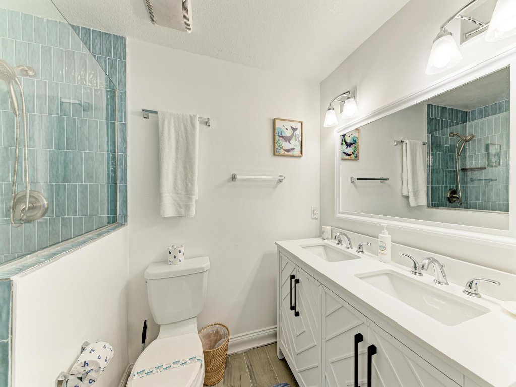 Salt Air East Vacation Rental in Holmes Beach - RedAwning