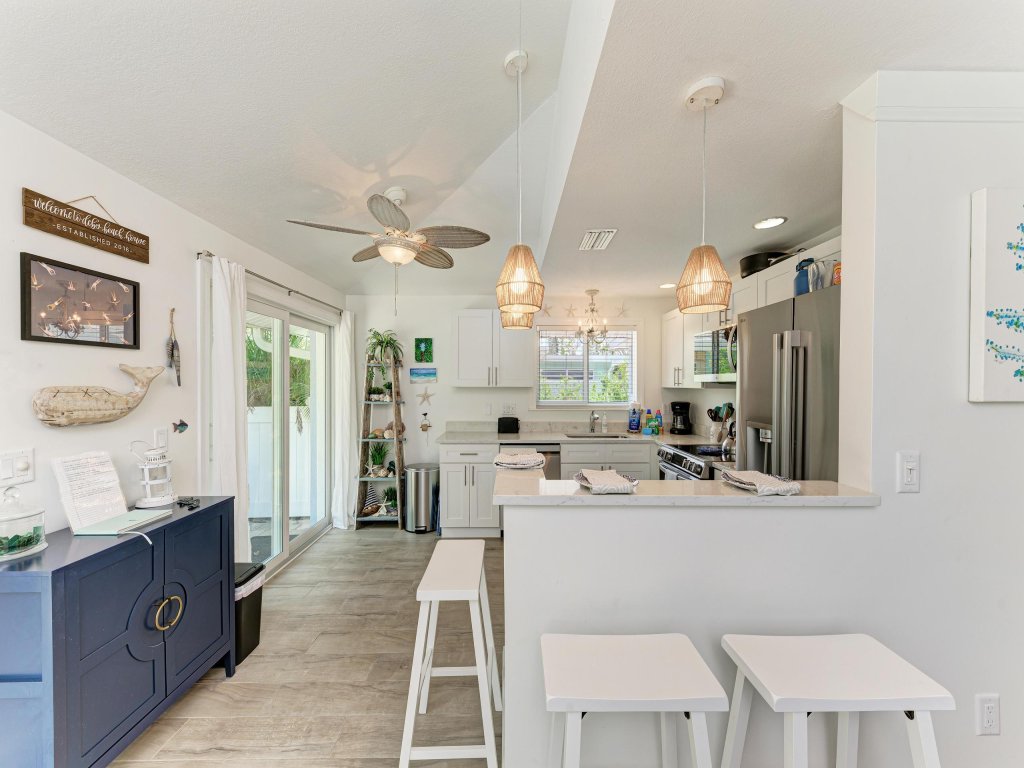 Salt Air East Vacation Rental in Holmes Beach - RedAwning