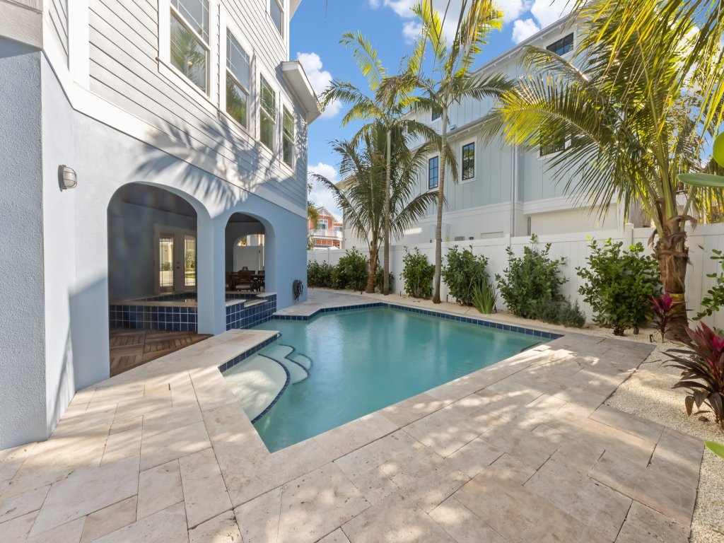 Chasing Sunsets Vacation Rental in Bradenton Beach - RedAwning