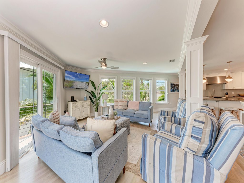 Chasing Sunsets Vacation Rental in Bradenton Beach - RedAwning