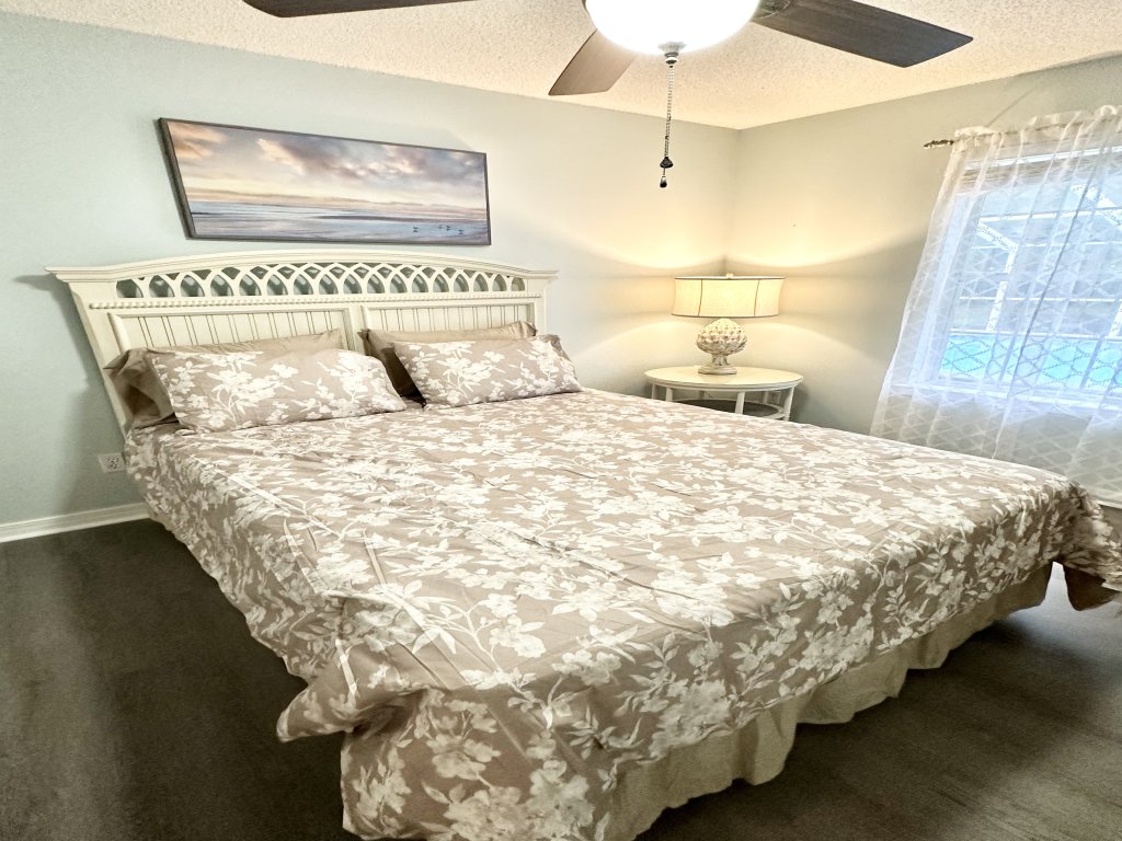 Bayou Breeze Vacation Rental in Navarre - RedAwning