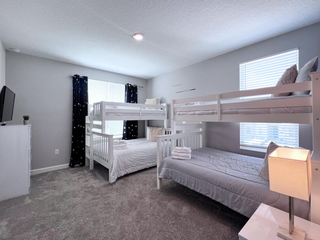 5 Bed 5 Bath South Facing  Pool Home Storey Lake Vacation Rental in Kissimmee - RedAwning
