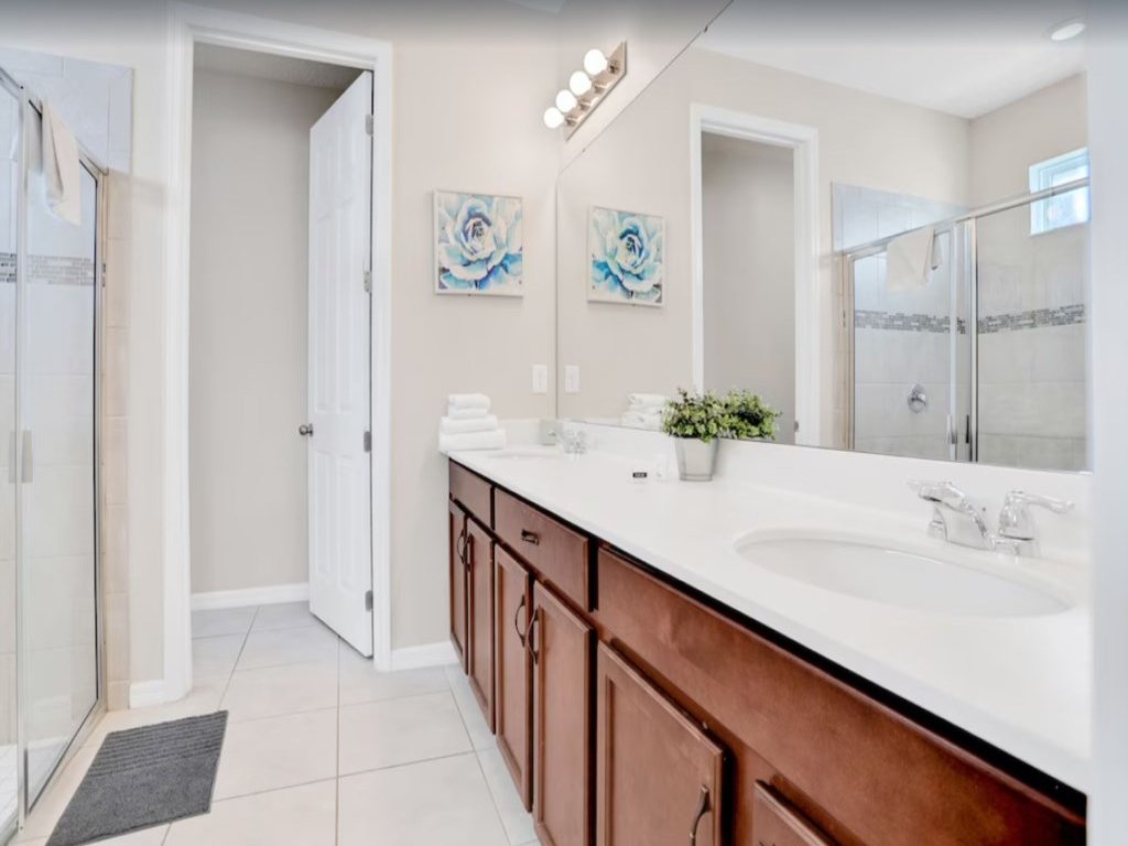 Beautiful Pool Villa with Spa and Game Room Vacation Rental in Kissimmee - RedAwning