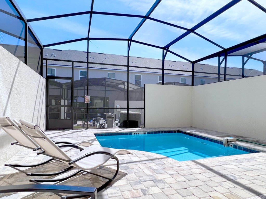 Beautiful 5 Bedroom Town Home with Splash Pool Vacation Rental in Kissimmee - RedAwning