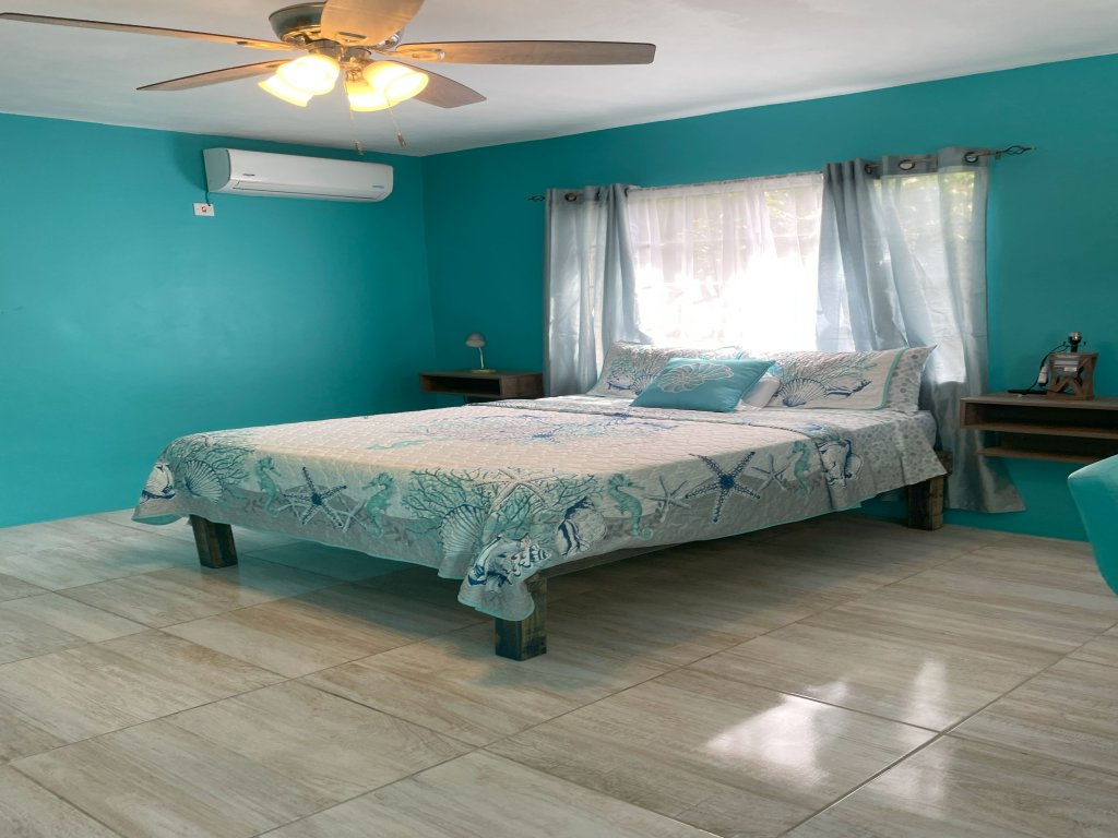 YanceyLargoEstate-7BR Beautiful w/Mountain View Vacation Rental in US - RedAwning