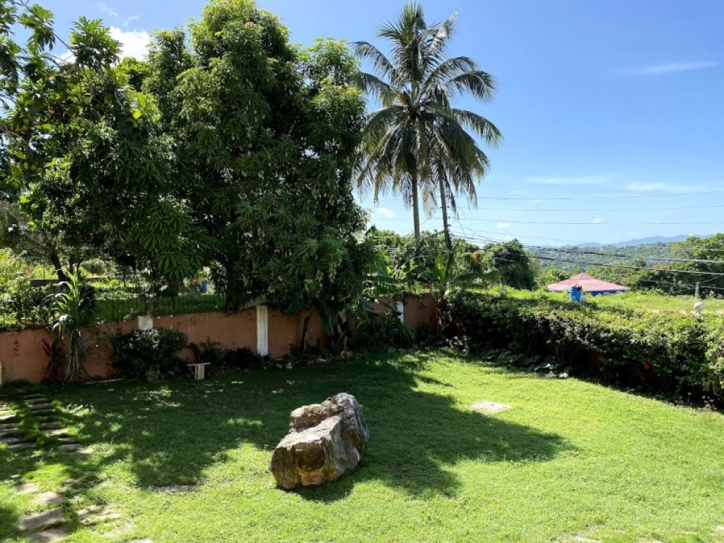 YanceyLargoEstate-7BR Beautiful w/Mountain View Vacation Rental in US - RedAwning