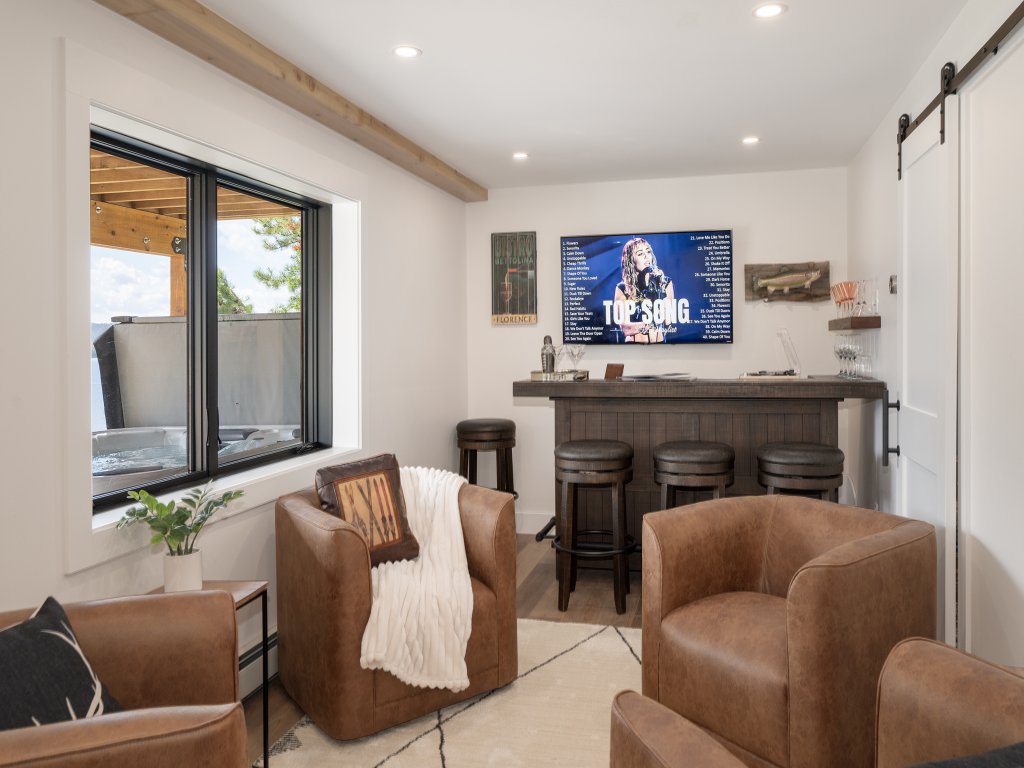 Ski Shores: The Lodge Vacation Rental in Grand Lake - RedAwning