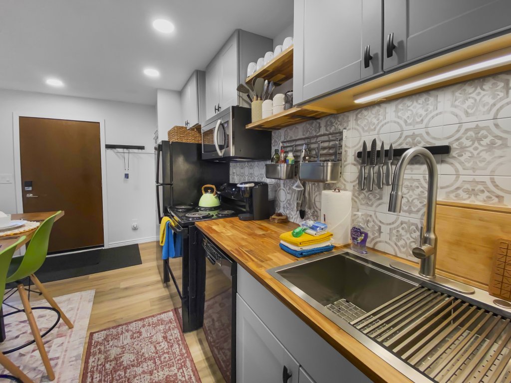 Cozy Red Pine Ski Condo Pool Hot Tub Park City Vacation Rental in Park City - RedAwning