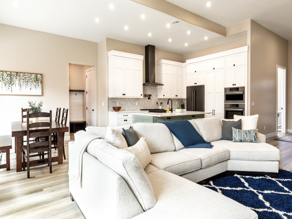 Sunshine Retreat Vacation Rental in Utah - RedAwning