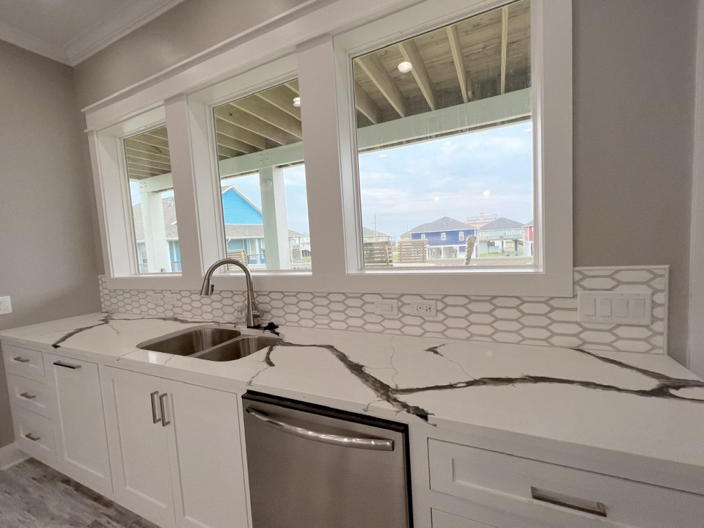 On Deck Crystal Beach Home Vacation Rental in Texas - RedAwning