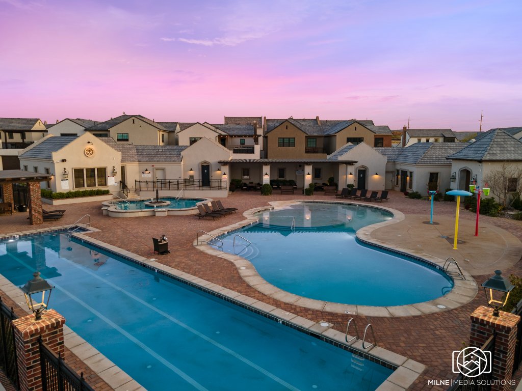 Desert Bungalow Vacation Rental in Hurricane - RedAwning