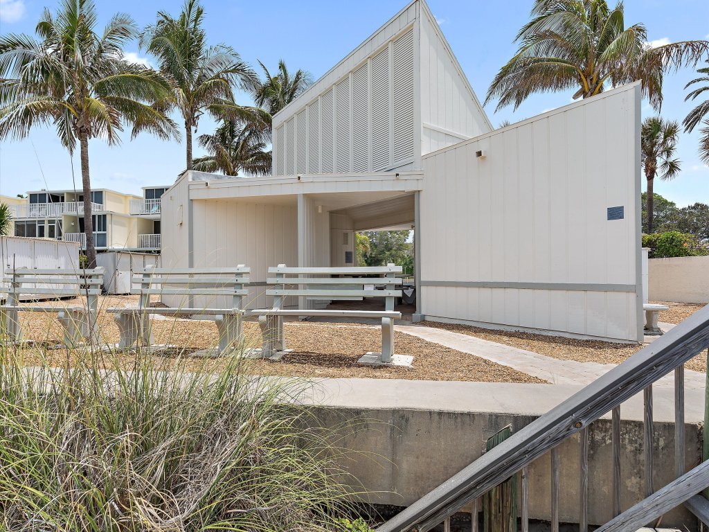 Serenity on Sutton Vacation Rental in Longboat Key - RedAwning