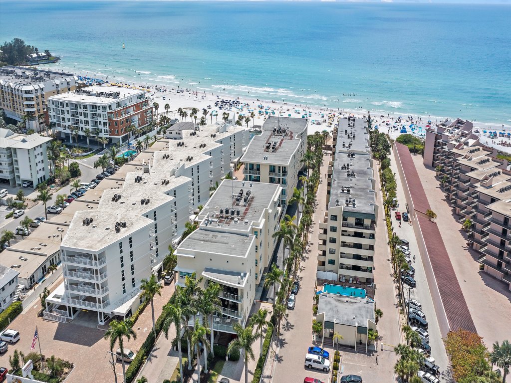 Crescent Siesta Key Charmer Vacation Rental in Siesta Key - RedAwning