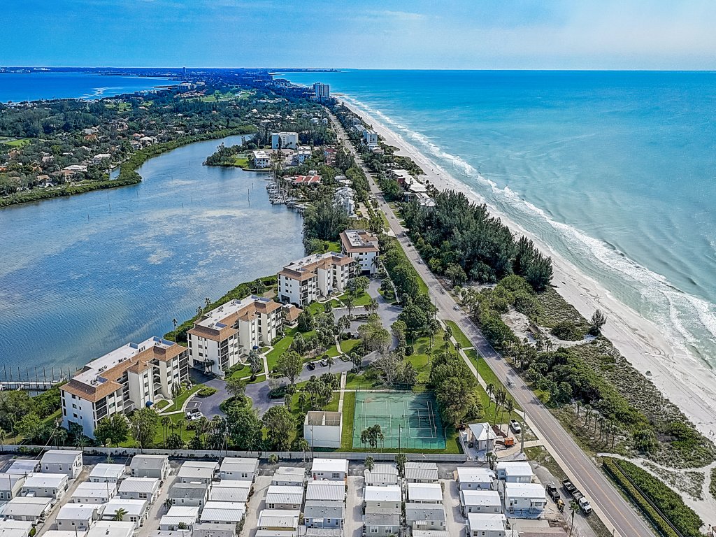 Buttonwood Bliss Vacation Rental in Longboat Key - RedAwning