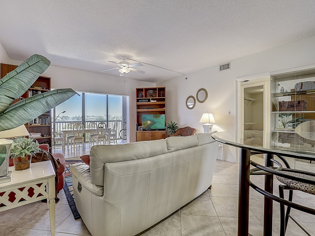 Buttonwood Bliss Vacation Rental in Longboat Key - RedAwning