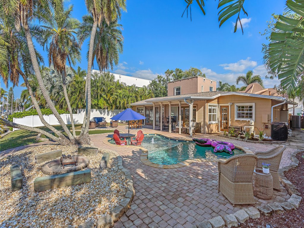 Decked Out on Marbury Vacation Rental in Longboat Key - RedAwning
