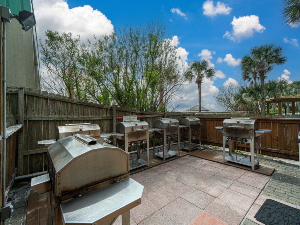 Pelican312 Vacation Rental in Destin - RedAwning