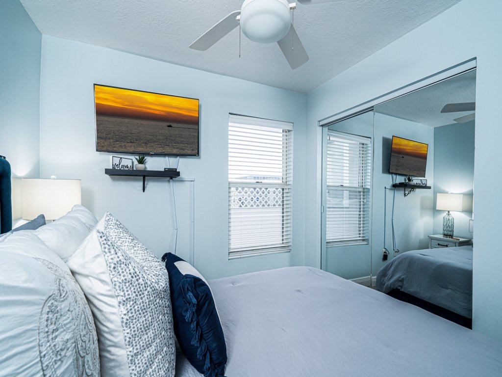 Pelican312 Vacation Rental in Destin - RedAwning