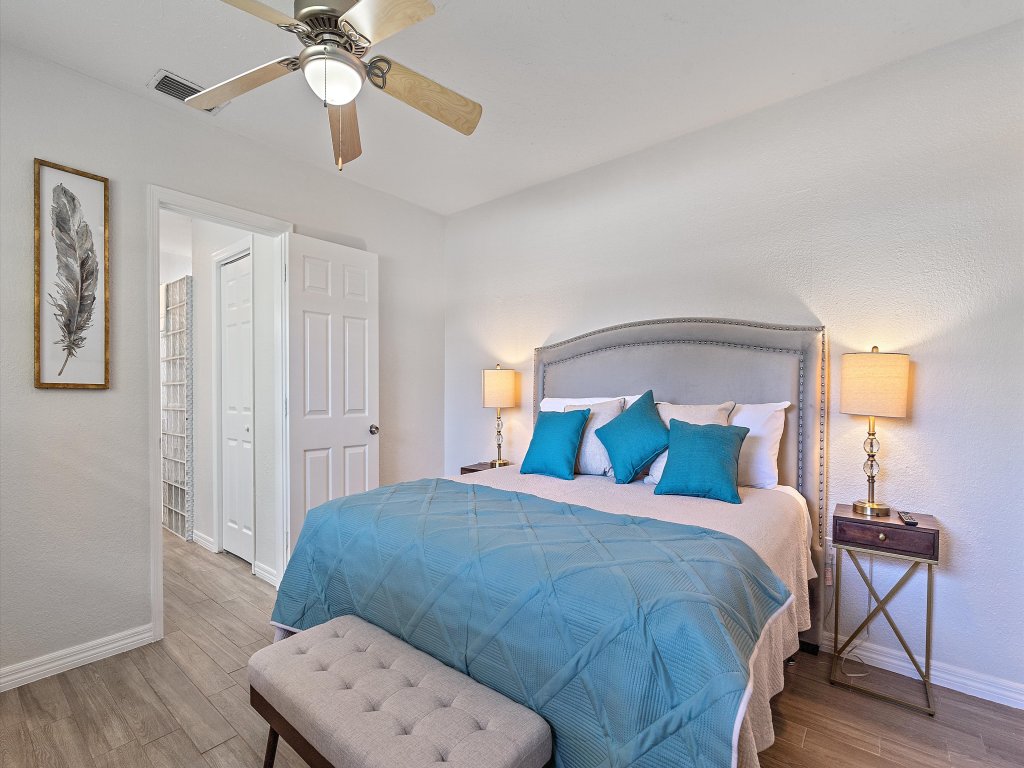 Paradise Palace Vacation Rental in Sarasota - RedAwning