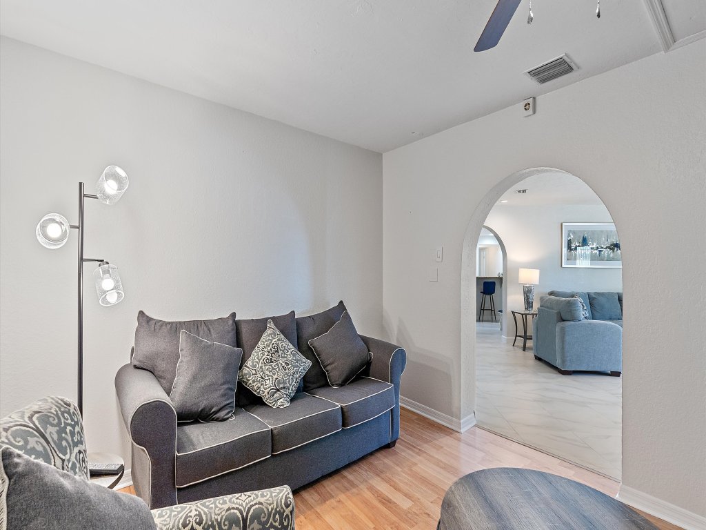 Paradise Palace Vacation Rental in Sarasota - RedAwning