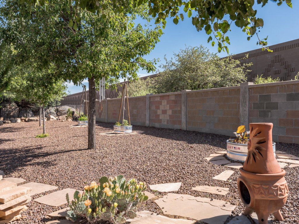 Hole in 1 Luxury Home Vacation Rental in Prescott - RedAwning