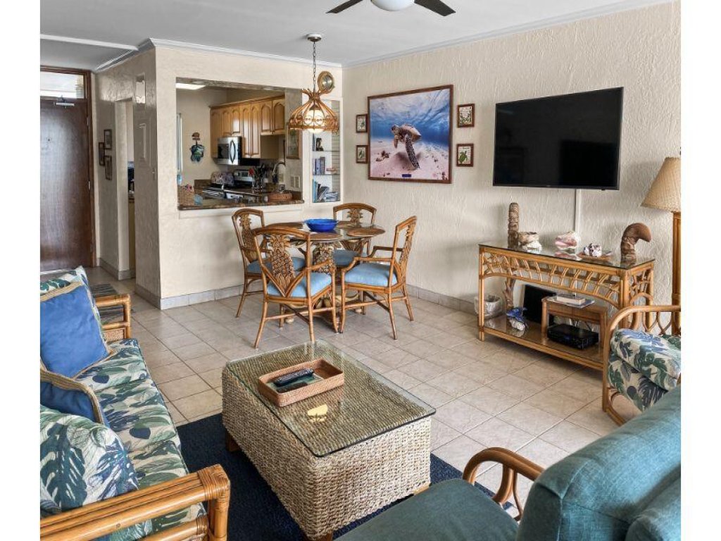 MENEHUNE SHORES #210 Vacation Rental in Hawaii - RedAwning