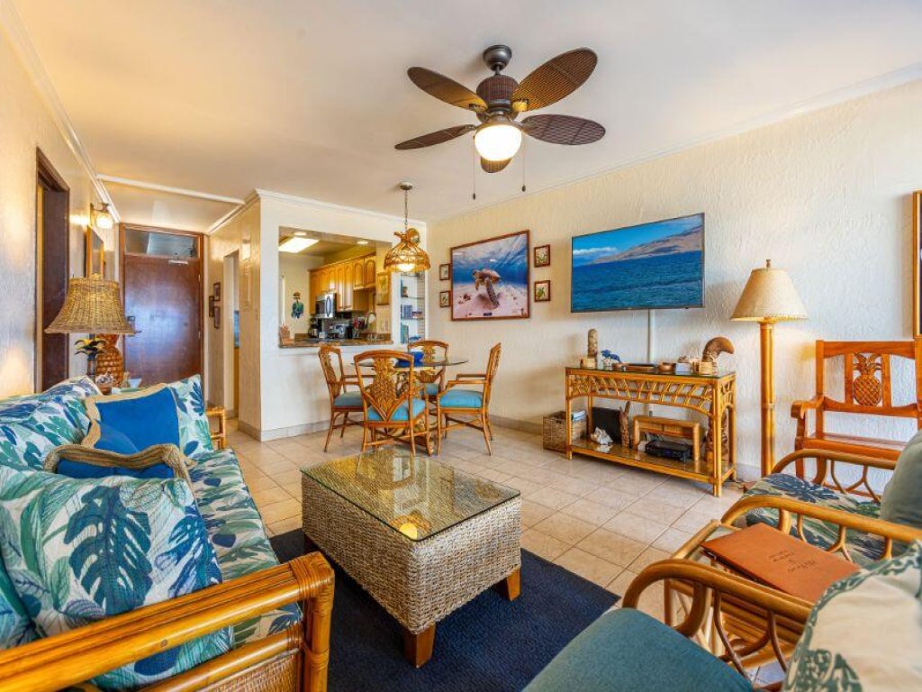 MENEHUNE SHORES #210 Vacation Rental in Hawaii - RedAwning