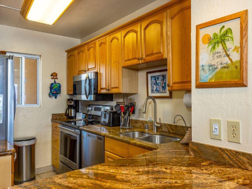 MENEHUNE SHORES #210 Vacation Rental in Hawaii - RedAwning