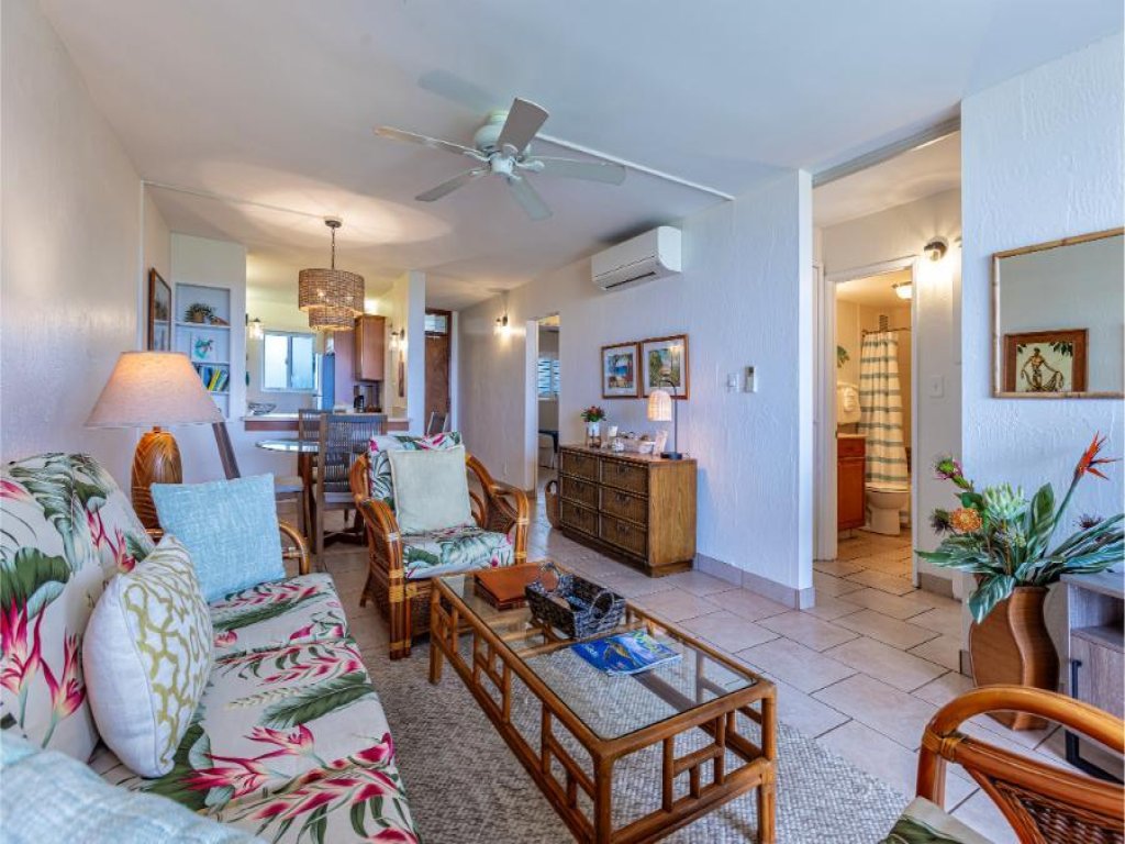 Menehune Shores #423 Vacation Rental in Hawaii - RedAwning