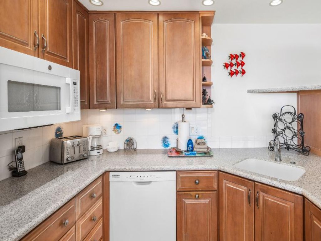 KIHEI BEACH #504 Vacation Rental in Hawaii - RedAwning