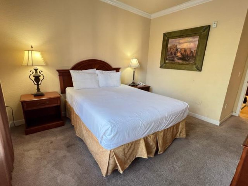 3 Bed 2 Bath Condo Tuscana Resort Vacation Rental in Davenport - RedAwning
