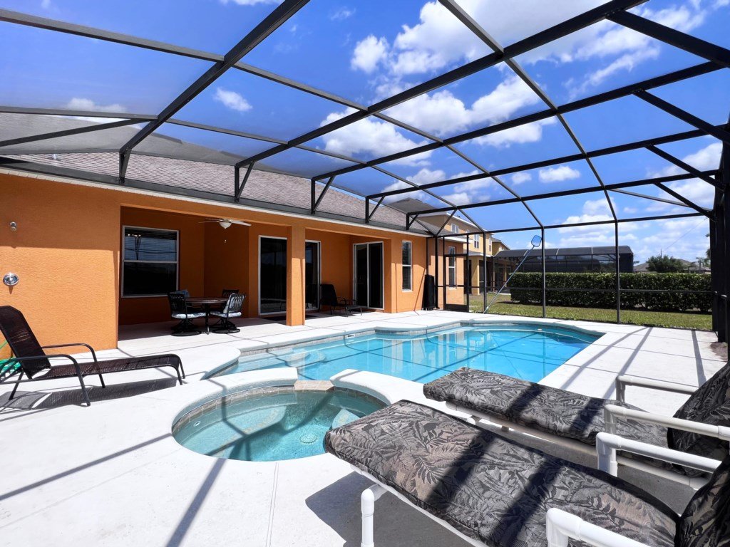 Lakeside 5 Bed Pool Spa and Game Room Vacation Rental in Davenport - RedAwning