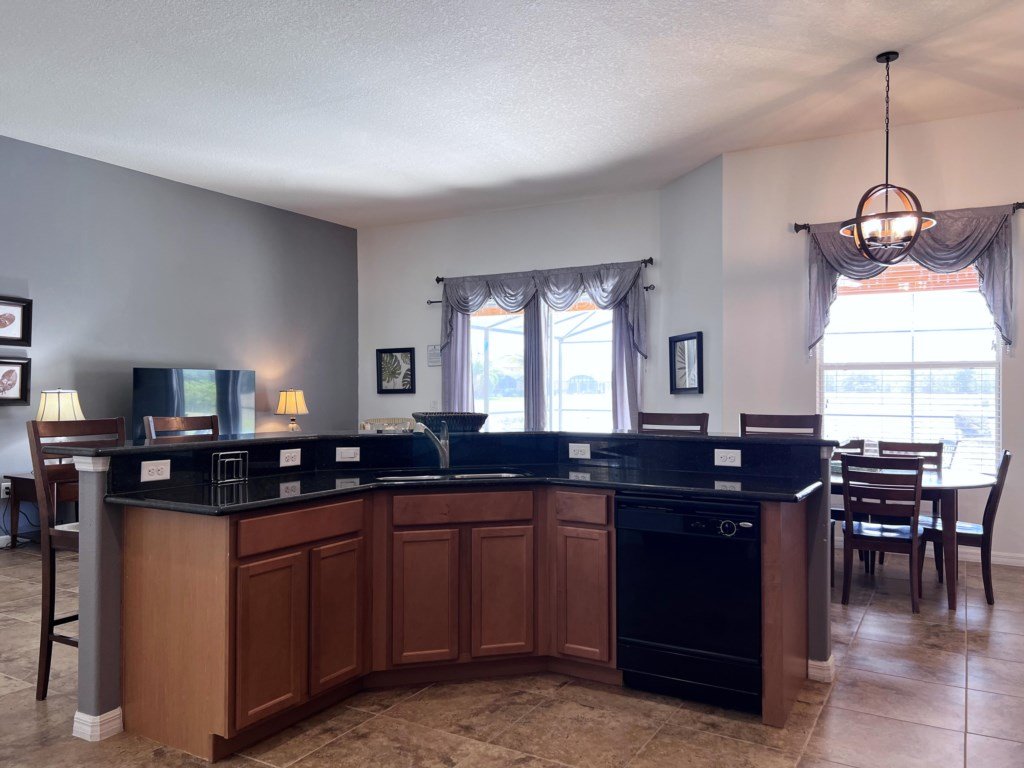 Lakeside 5 Bed Pool Spa and Game Room Vacation Rental in Davenport - RedAwning